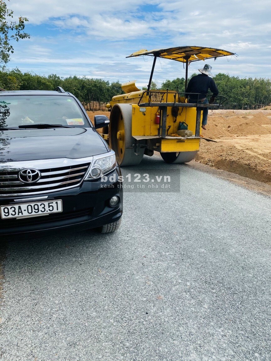 Cần bán đất Sào mặt tiền gần KDL Suối Lam