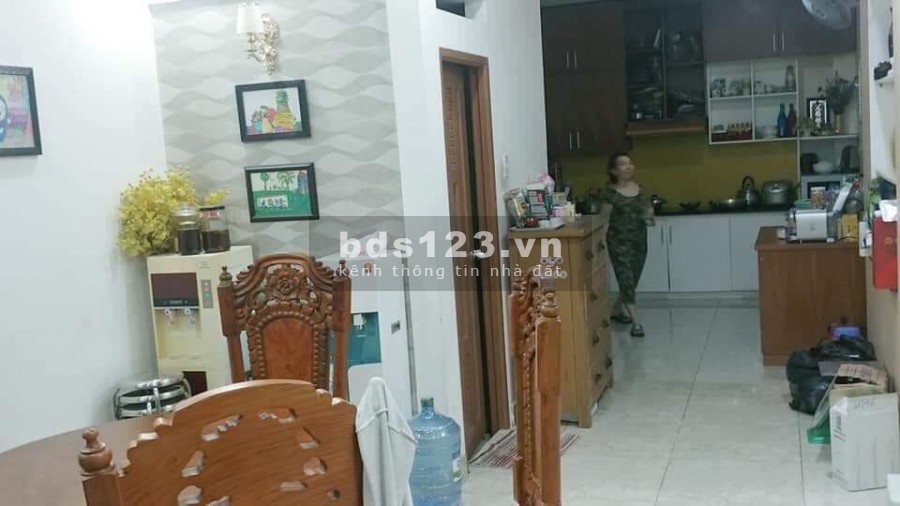 Nhà 3 Tầng 225m2 đường xe hơi Núi Thành – Q.Tân Bình 9.6 tỷ