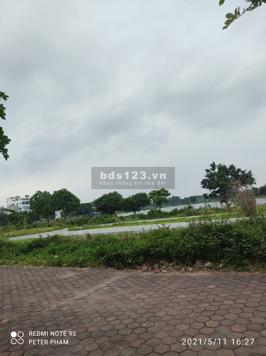 Bán Nhanh thổ đất 52M2 phố Cổ Linh, Tư đình ô tô tải vào đất