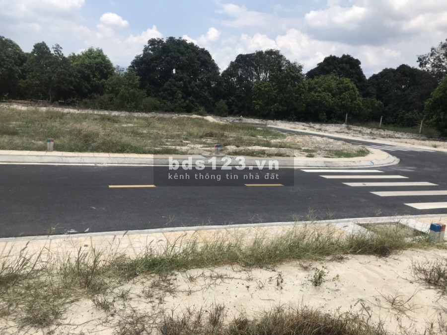 Cần bán gấp lô đất ngay trung tâm thị trấn Cam Đức