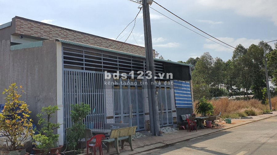 Bán lô mặt tiền 500m2 KDC hiện hữu, sổ riêng, thổ cư, mặt tiền 769, giá chỉ 950tr/nền