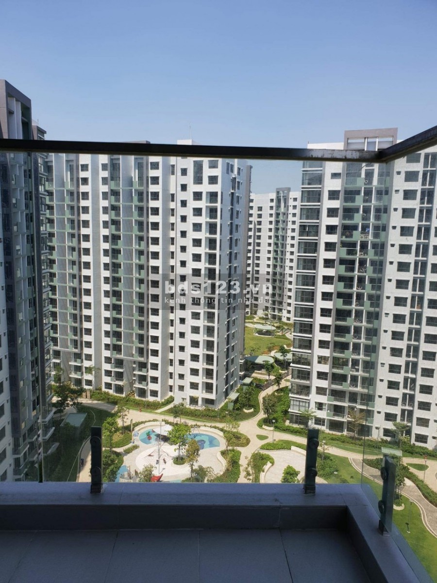 Bán 2pn ban công đặc biệt rộng, view nội khu Emerald dự án Celadon City giá 3.4 tỷ