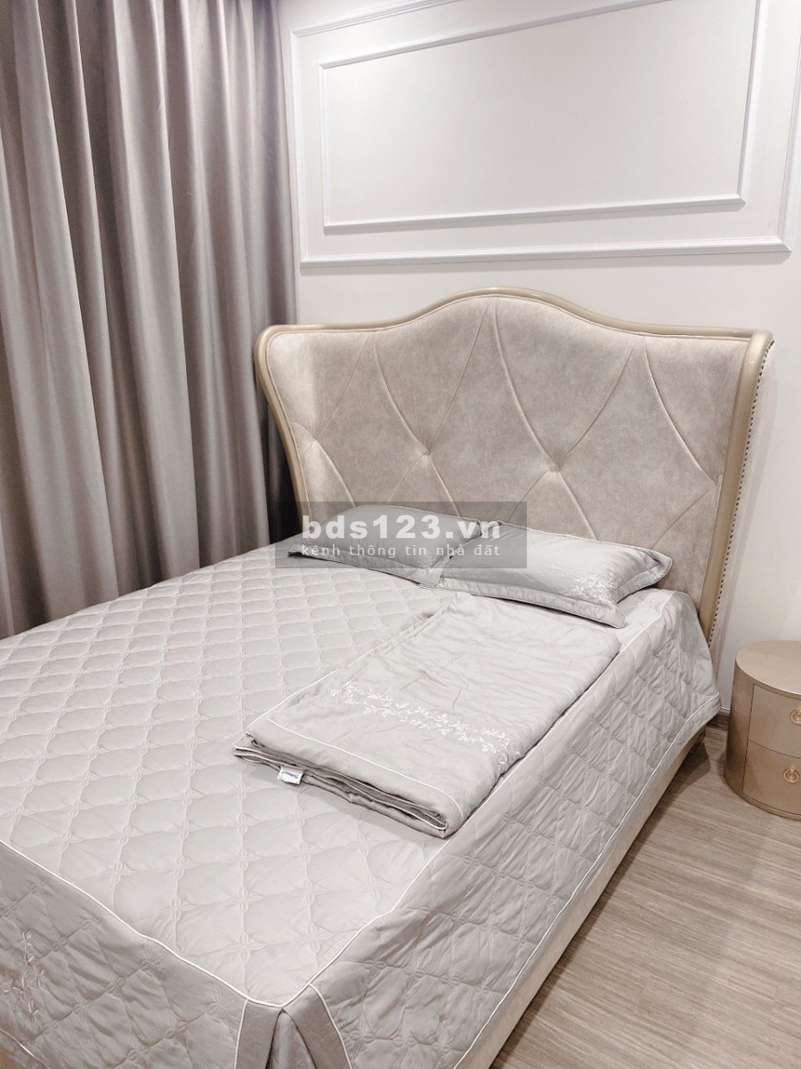 Bán S2-11 Vinhomes Ocean Park, 2 ngủ, view bể bơi, nội thất đầy đủ. Giá 2.6 tỷ bao phí LH 0973781843 Ánh.