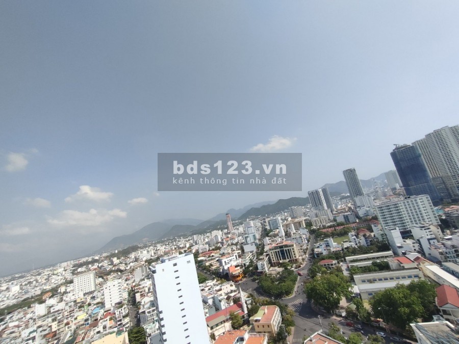 Bán căn hộ view biển, 2 phòng ngủ đông nam chung cư cao cấp Hud Building Nguyễn Thiện Thuật, Nha Trang giá tốt
