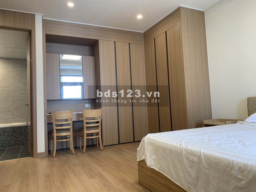 Cho thuê chung cư Starlake Tây Hồ Tây 2 ngủ full đồ 26.5 triệu/tháng. Lh 0377983070