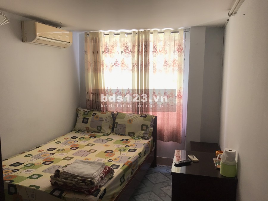 Cho thuê nhà nguyên căn MT đường Trần Phú, Quận 5