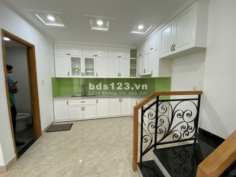 Nhà khu Bình Lợi, Trệt 3 lầu gòm 5 phòng 5wc, nhà mới xây, chốt 20tr.