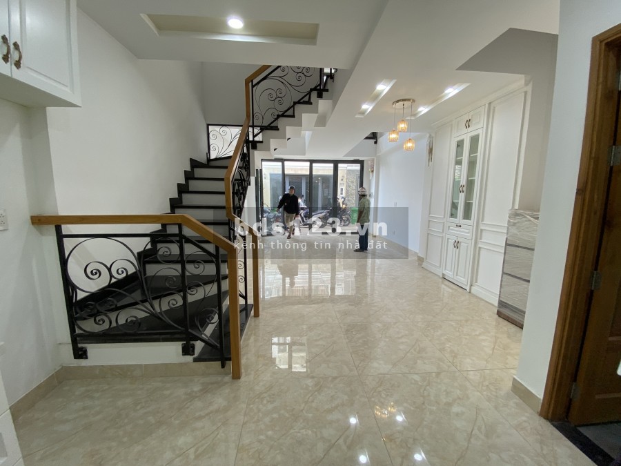 Nhà khu Bình Lợi, Trệt 3 lầu gòm 5 phòng 5wc, nhà mới xây, chốt 20tr.
