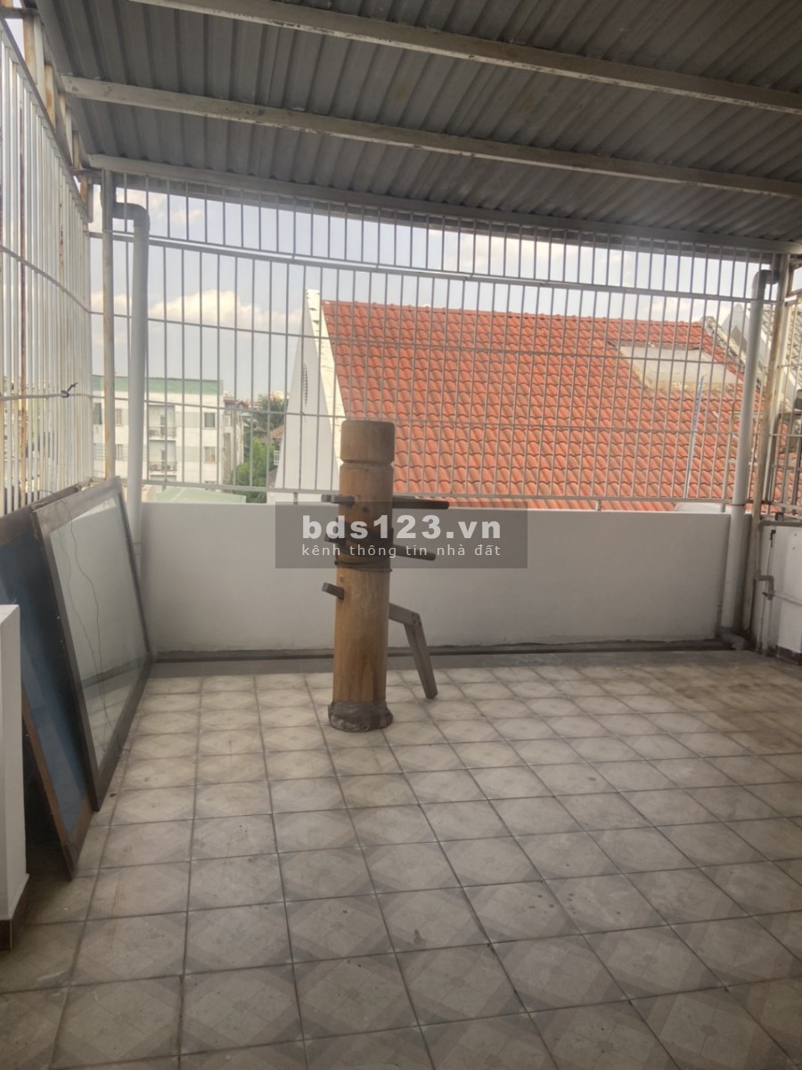 Nhà Bình Lợi, 5x18m, 3 sàn sân thượng, 4 phòng full máy lạnh, nhà đẹp.