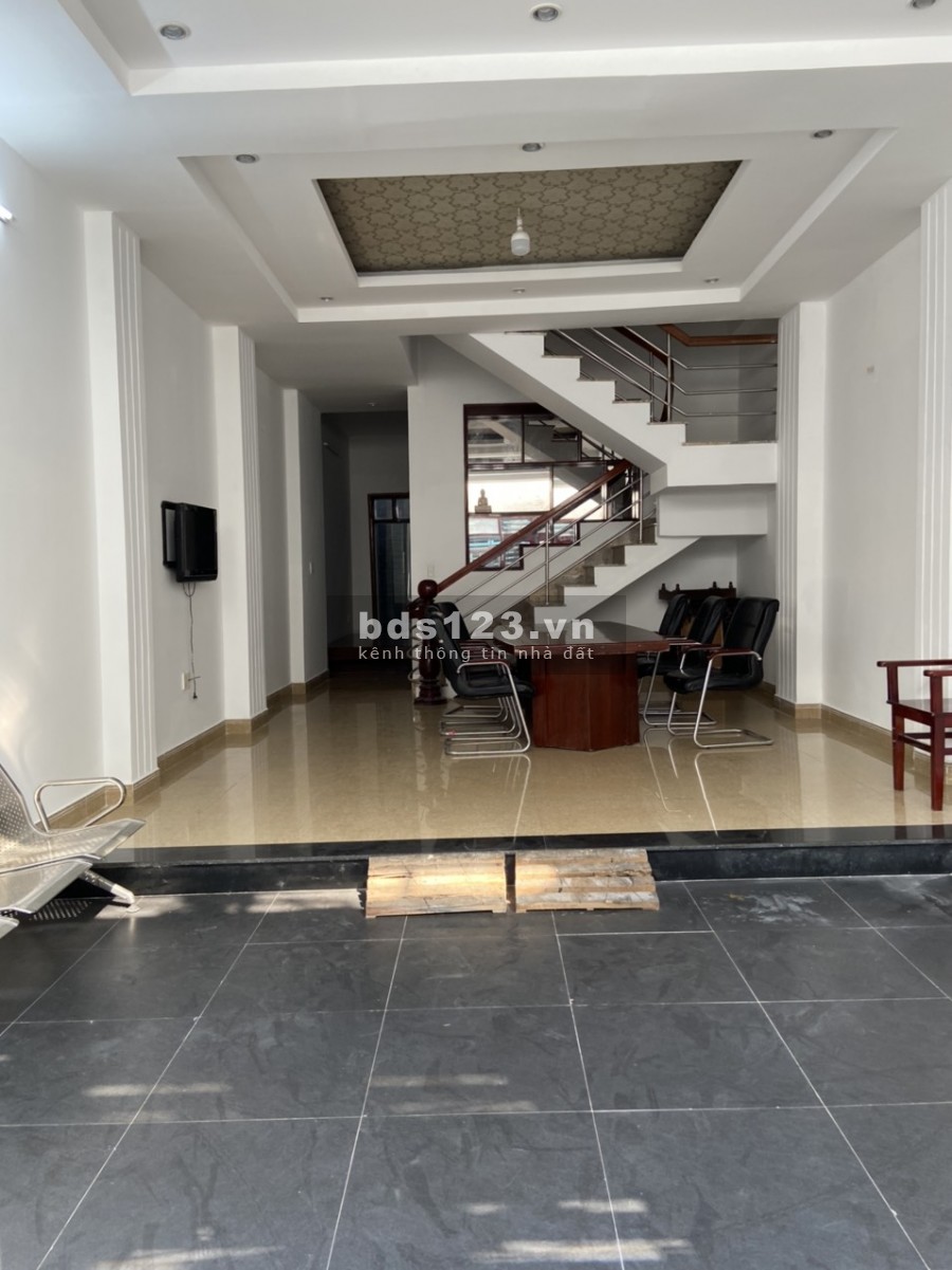 Nhà Bình Lợi, 5x18m, 3 sàn sân thượng, 4 phòng full máy lạnh, nhà đẹp.
