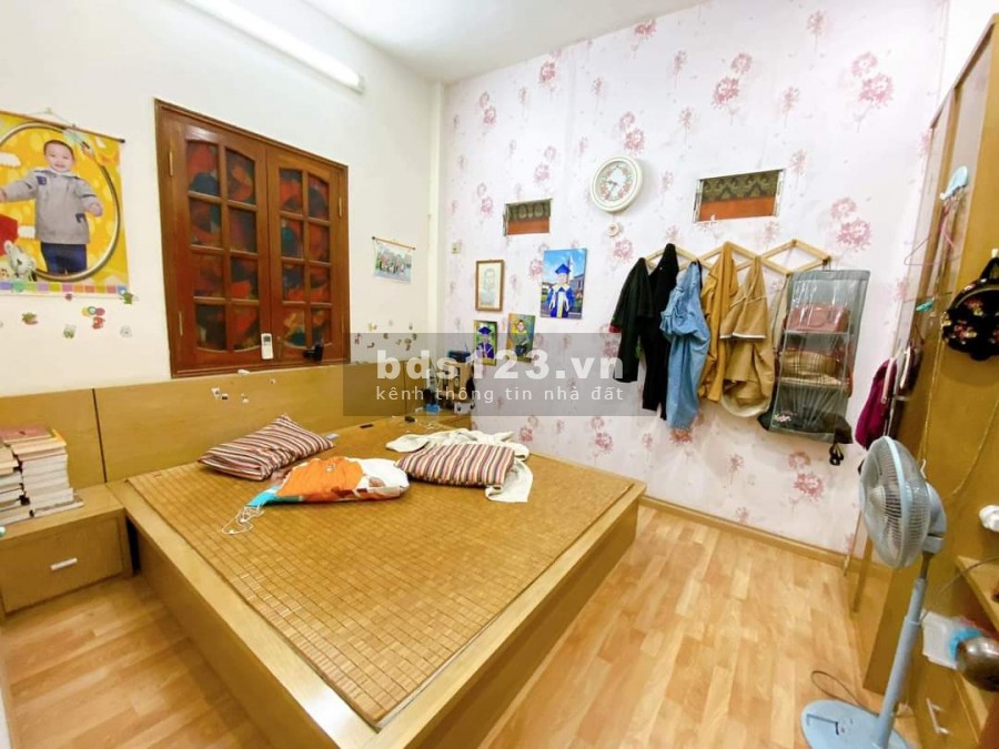 Bán nhà phố Giang Văn Minh, Ba Đình 30m2, 2 ngủ, nhà đẹp ở ngay, cách phố vài nhà, 2.6 tỷ