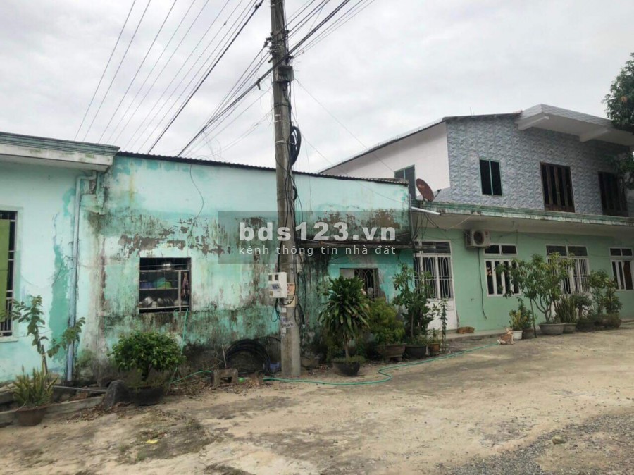 Vợ Chồng tôi cần bán lô đất DT 1150m2 mặt tiền Quốc Lộ 1A Thị Trấn Lăng Cô .