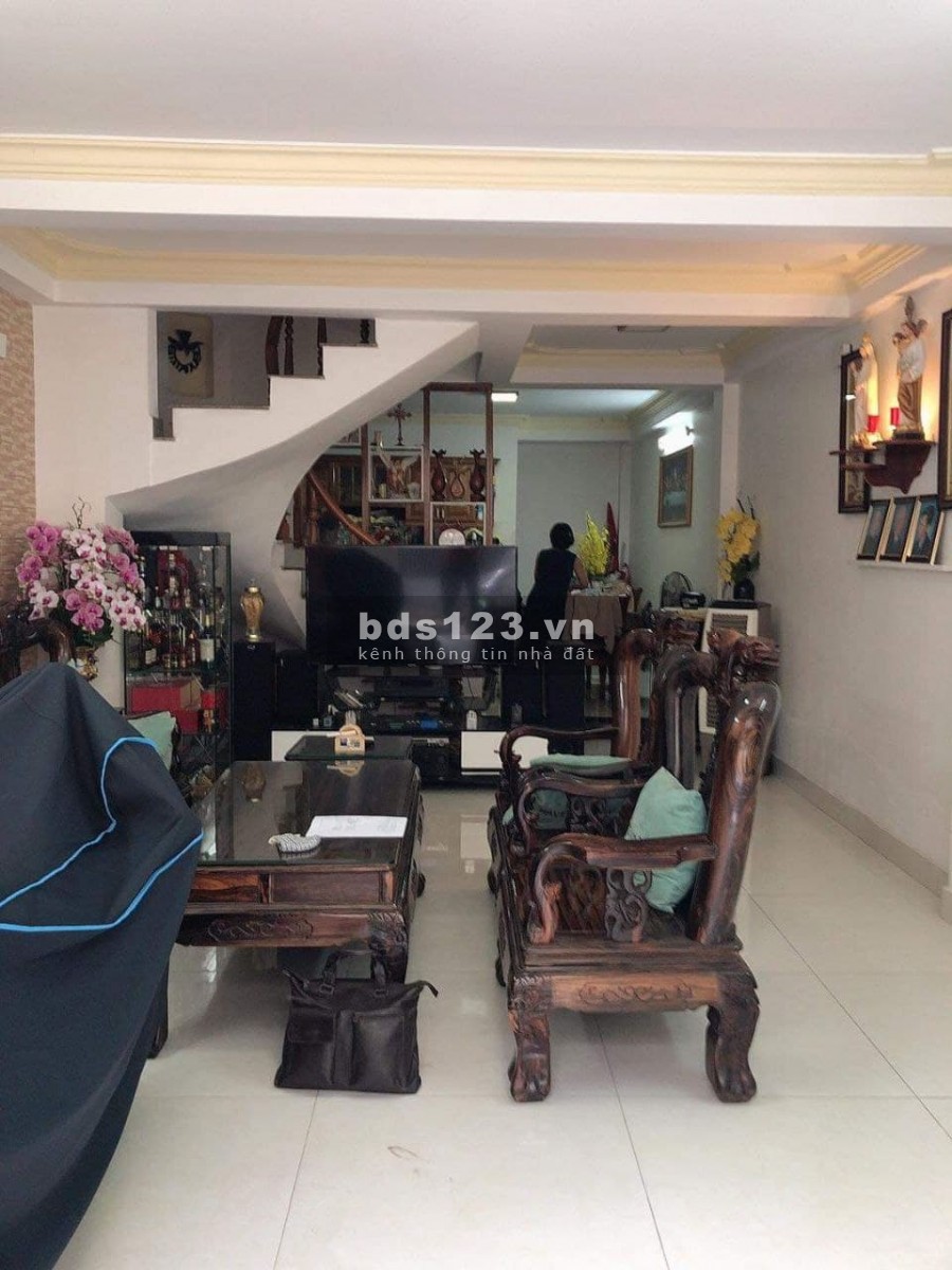 Nhà Tân Cổ Điển Sang Trọng Quý Phái, Khu Vip Tân Phú, DT: 82m2, Nở Hậu Đẹp, Giá Chỉ 7.2 Tỷ.