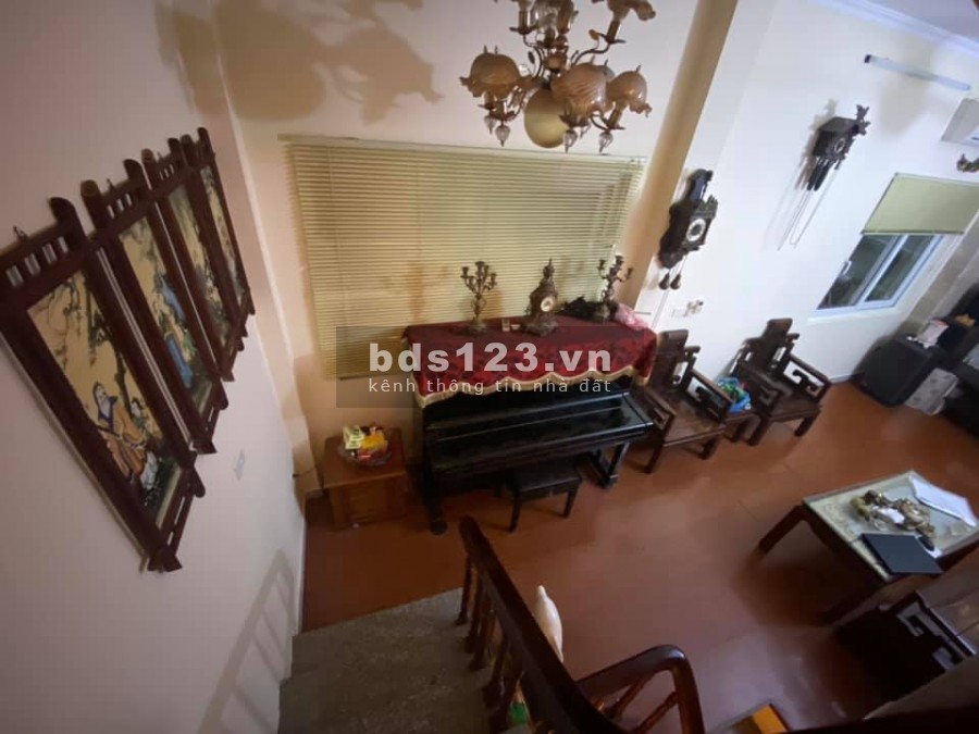 Nhà Hoàng Hoa Thám phân lô 32m2x6T MT6m giá 2.9 tỷ