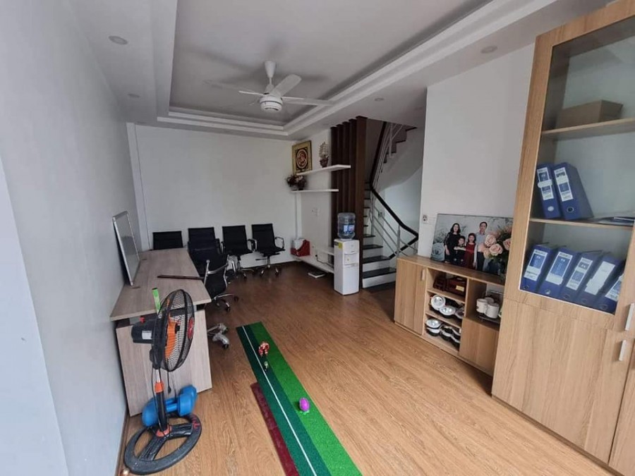 Bán nhà ÔTô đỗ cửa Phố Trung Kính, Quận Cầu Giấy 50m2x5T, giá 6 tỷ.