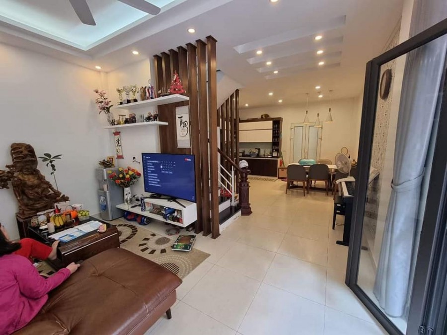 Bán nhà ÔTô đỗ cửa Phố Trung Kính, Quận Cầu Giấy 50m2x5T, giá 6 tỷ.