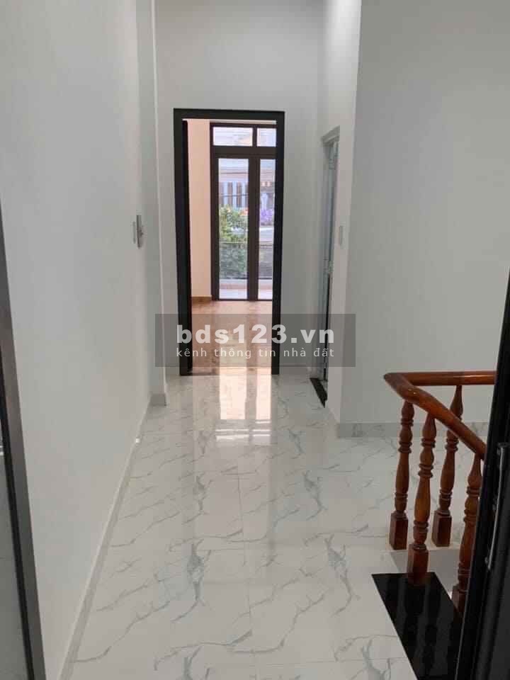 Nhà Giá Rẽ 580 Triệu 1 Trệt 2 Lầu Ngay Chợ Hưng Long, Bình Chánh , TPHCM