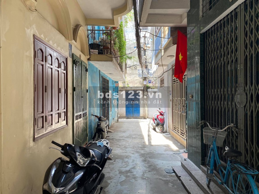 Bán nhà ngõ Phố Ngô sỹ Liên, Ô tô đỗ cách 40m, 21m2, 4 tầng Giá 2,2tỷ