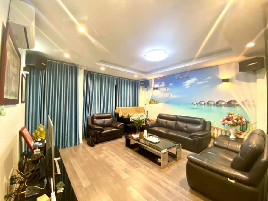 Chính chủ BÁN NHÀ ngay đầu đường CỔ LINH, Long Biên, Hn 60m2 5t giá 6.5 tỷ, TẶNG NỘI THẤT TIỀN TỶ Gara oto