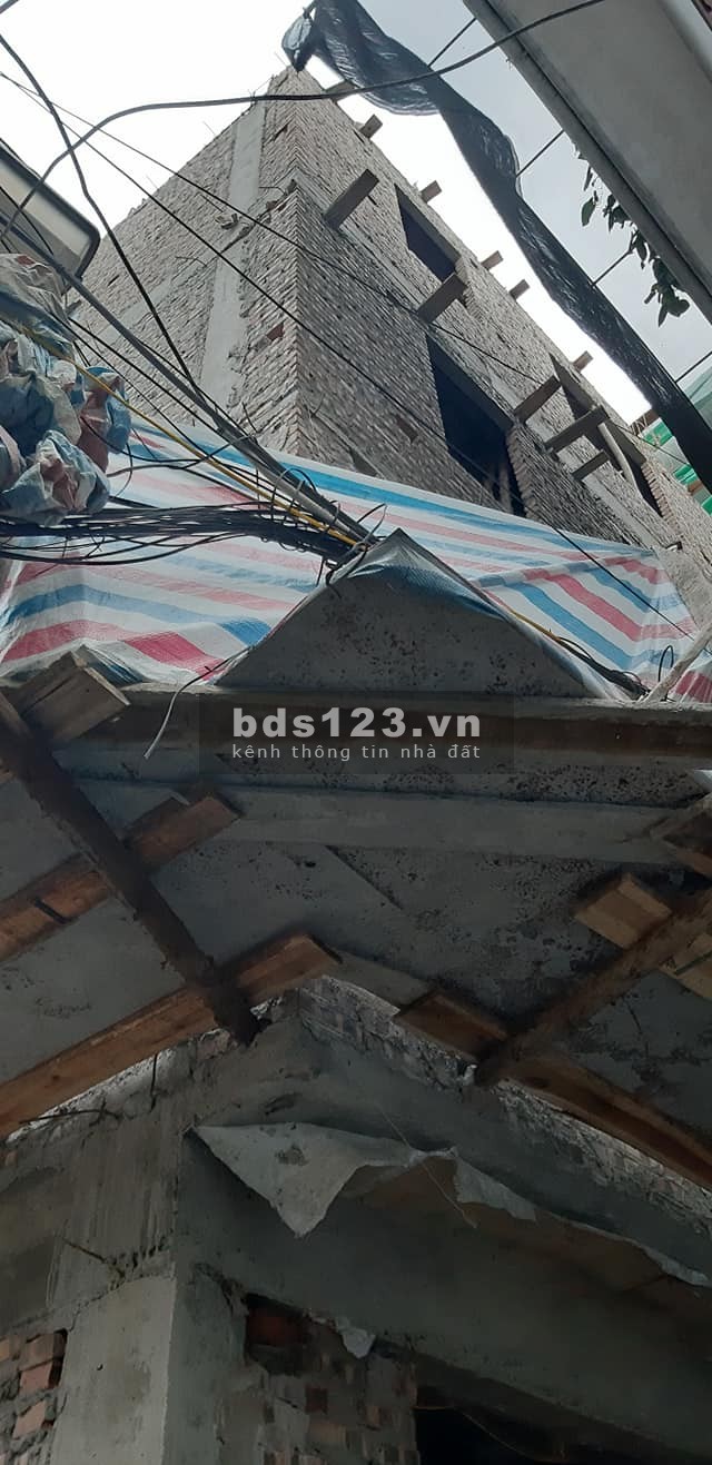 NGUYỄN ĐỨC CẢNH NHÀ MỚI KOONG GẦN PHỐ dt 30 Mét giá 4.5 Tỷ