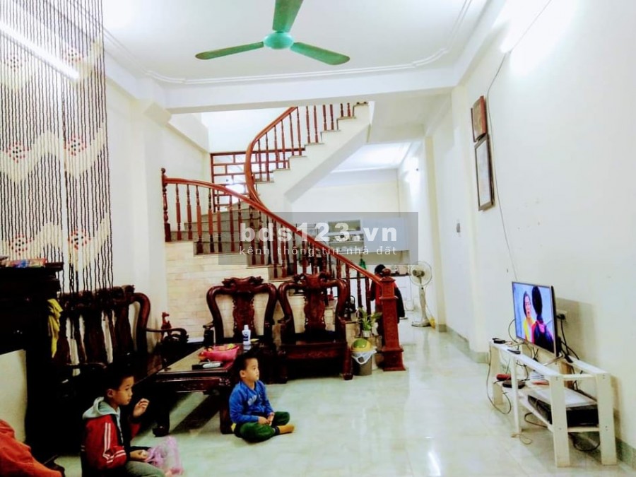 Hiếm !! Mới Coong, Lô Góc, Ngõ Thông, Ở Ngay, 35m2, 5 Tầng, Giá Nhỉnh 3 tỷ.