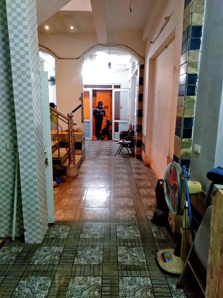 Bán Nhà Xuân Thủy, 5 tầng đẹp ô tô cạnh nhà giá hấp dẫn