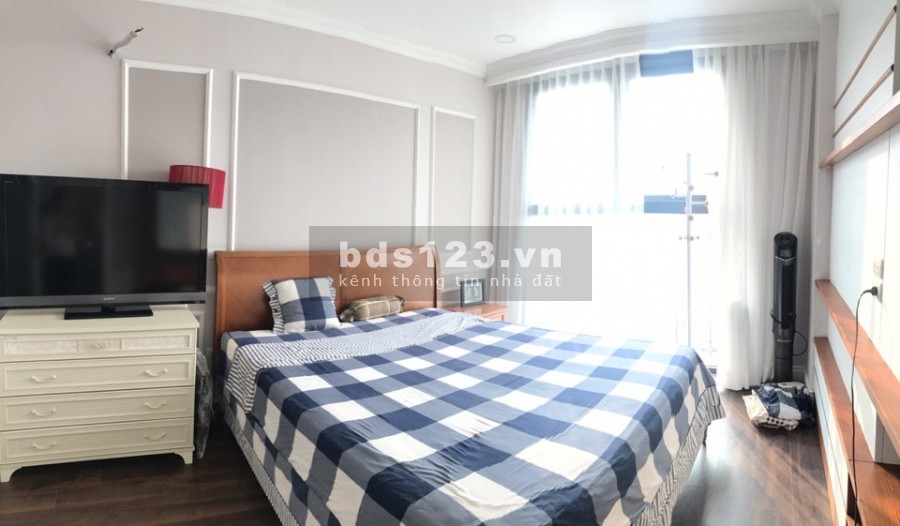 Cho thuê chung cư 101 Láng Hạ 3 ngủ full đồ 18 triệu. Lh 0377983070