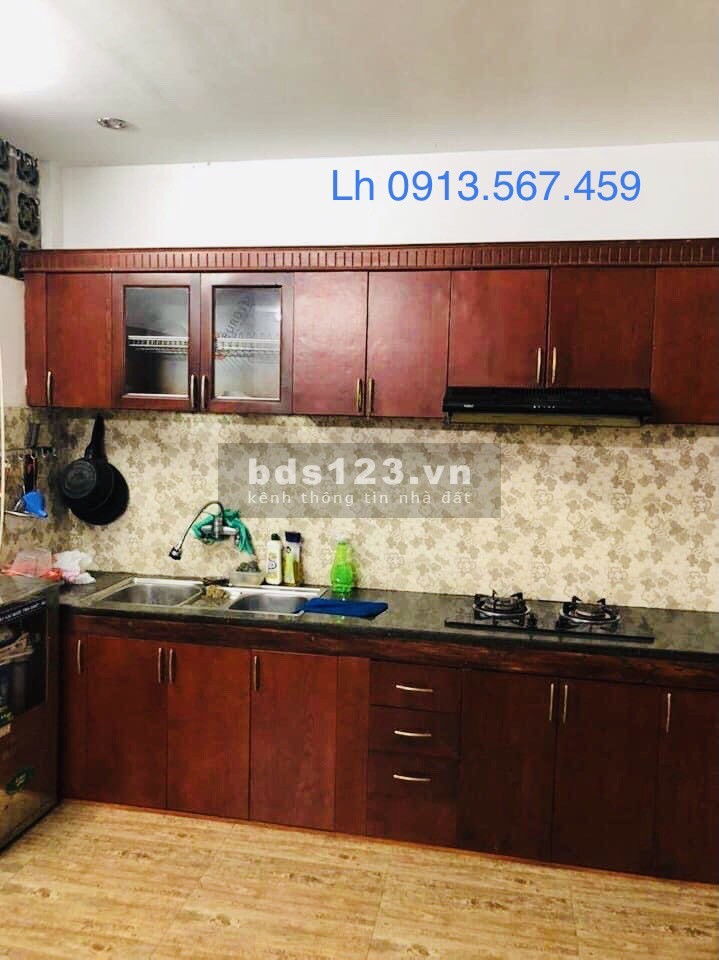 Gần 3 tỷ có nhà 5 tầng, ngõ ô tô tải, 20m ra phố, gần cầu Long Biên.