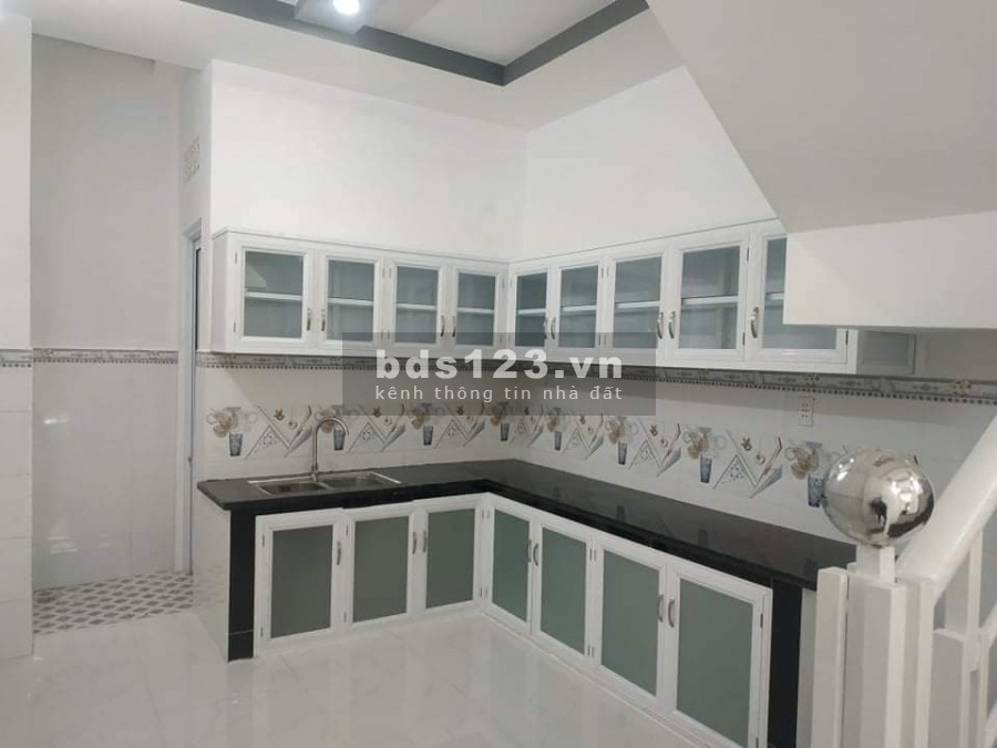 Bán gấp nhà Phú Thọ Hòa, Tân Phú, 36m2, 2 lầu, gần chợ, giá rẻ.