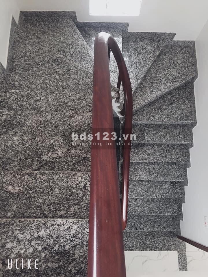 Hạ Giá Bán Gấp, Phố Bồ Đề, ngõ thoáng, 44m2, chỉ hơn 3 tỷ
