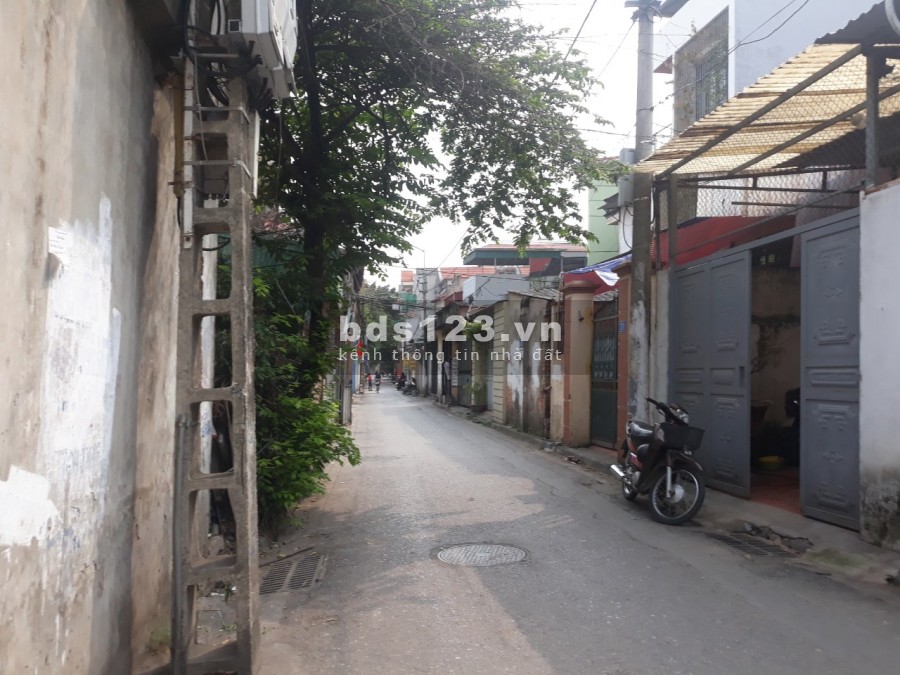 Cần bán gấp căn nhà 48m2 xây 4 tầng Ngõ 68 Nguyễn Văn Linh, phường Thạch Bàn, quận Long Biên, Hà Nội.