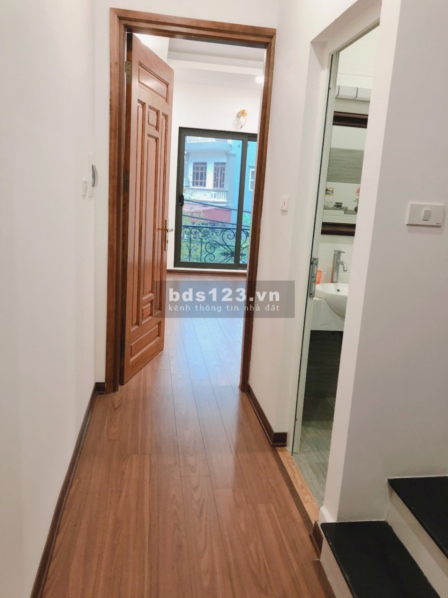 Cần bán gấp căn nhà 48m2 xây 4 tầng Ngõ 68 Nguyễn Văn Linh, phường Thạch Bàn, quận Long Biên, Hà Nội.