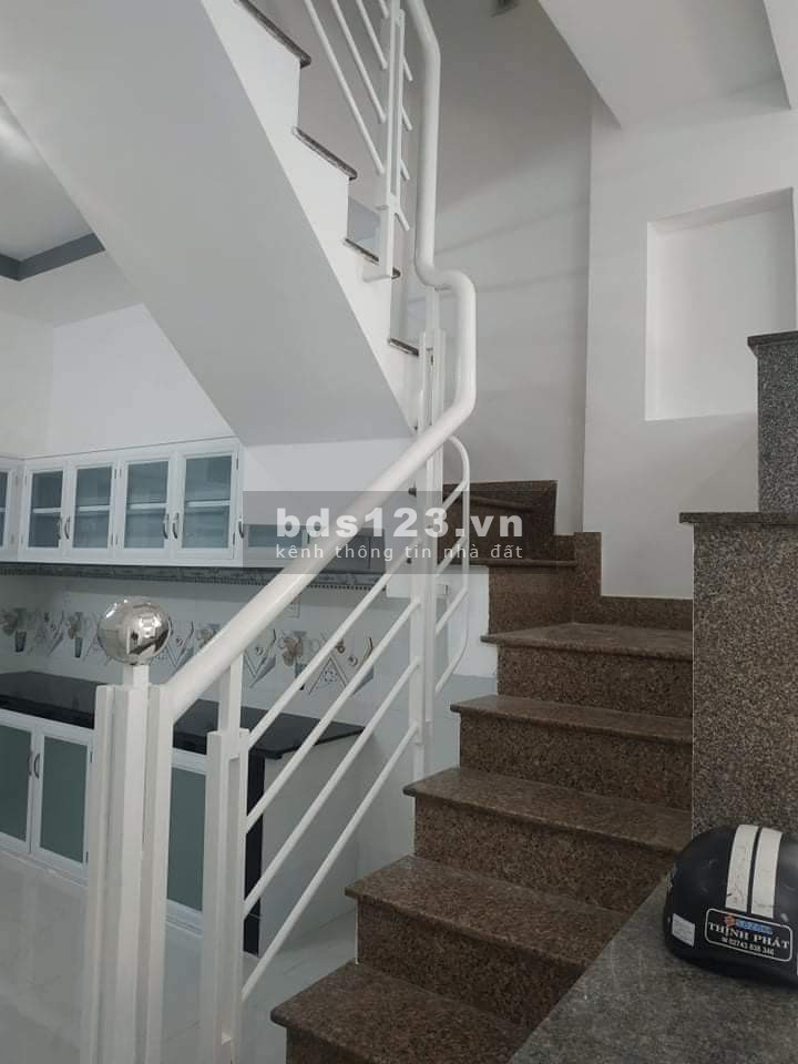 Bán gấp nhà Phú Thọ Hòa, Tân Phú, 36m2, 2 lầu, gần chợ, giá rẻ.