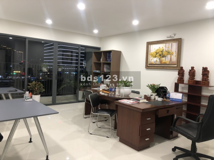 Cho thuê căn hộ văn phòng ngay trung tâm Quận 7- 43m2 giá chỉ 12tr/ tháng, có sẵn nội thất văn phòng