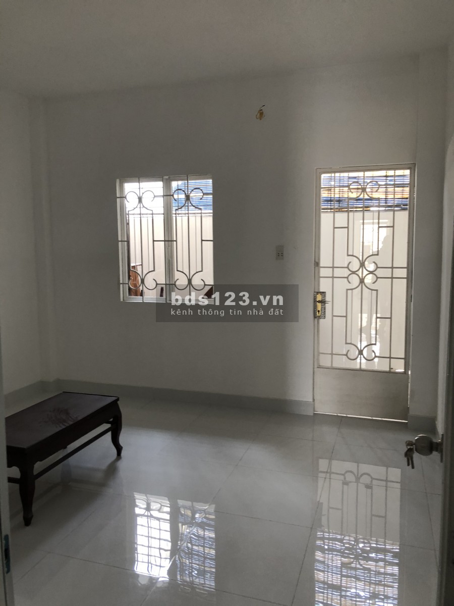 Nhà Hẻm Xe Tải đường Nguyễn Xí: Trệt 3 Lầu – Sân Thượng: Giá 22tr/th