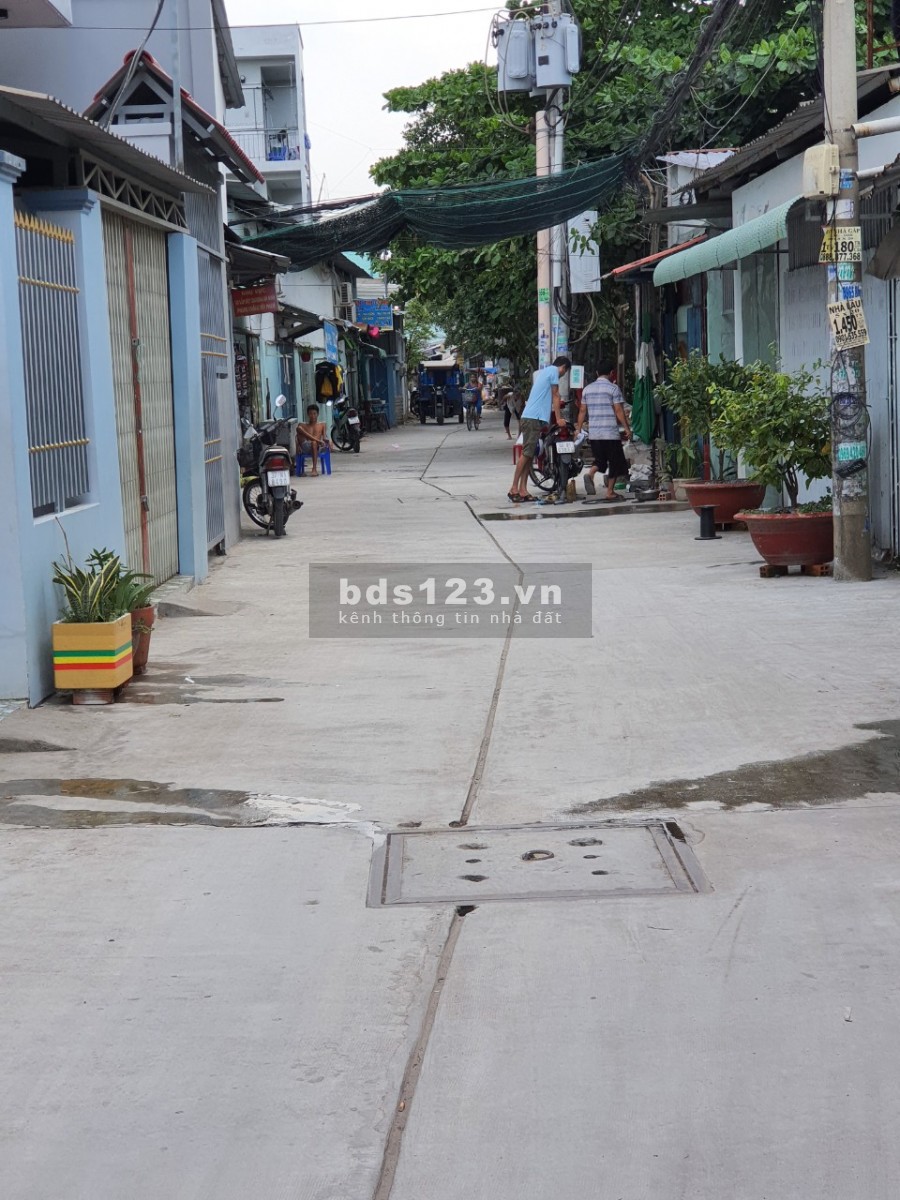 Nhà Quận Bình Tân, SHR 1 Lầu Hẽm Xe Hơi Quay Đầu Ngay Tân Kỳ Tân Qúy.