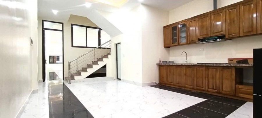 Bán Nhà Kinh Doanh Hoàng Cầu, Đống Đa, 4T Thang Máy, 80m2, MT10m, Lô Góc, Ô Tô Đỗ, Chỉ Hơn 17 Tỷ