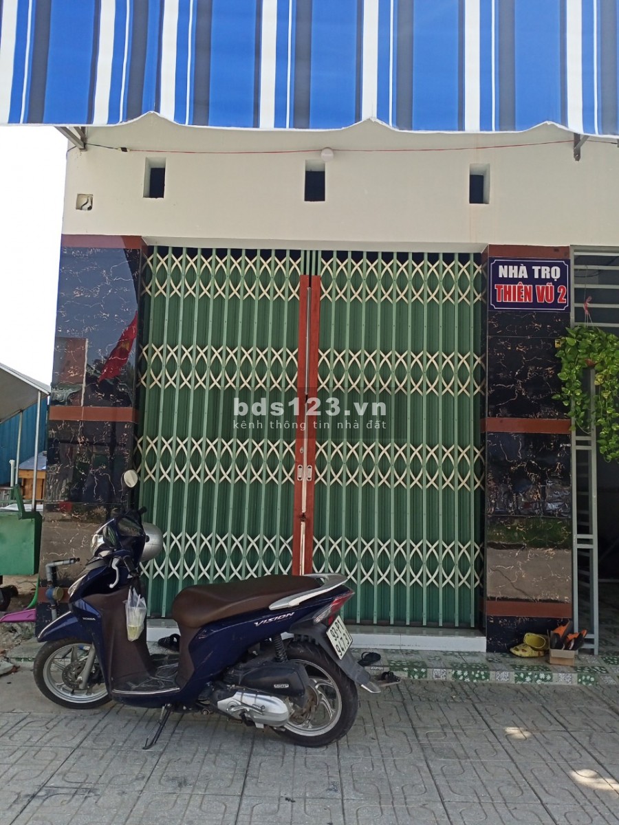 Vỡ nợ bán gấp 2 dãy trọ 300m2 10x30m ngay khu cn gần chợ dân đông chính chủ mua bán, găp mặt trực tiếp giao dịch