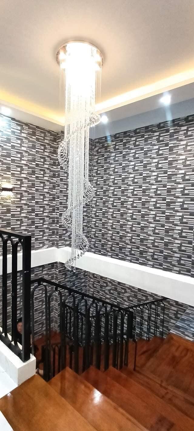 Bán Nhà Kinh Doanh Hoàng Cầu, Đống Đa, 4T Thang Máy, 80m2, MT10m, Lô Góc, Ô Tô Đỗ, Chỉ Hơn 17 Tỷ