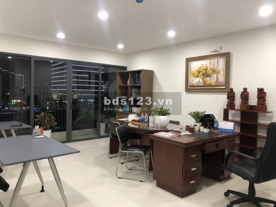 Cho thuê căn hộ văn phòng ngay trung tâm Quận 7- 43m2 giá chỉ 12tr/ tháng, có sẵn nội thất văn phòng