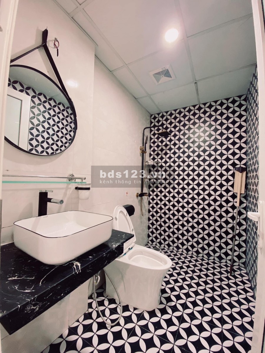 Hạ Giá Bán Gấp, Phố Bồ Đề, ngõ thoáng, 44m2, chỉ hơn 3 tỷ