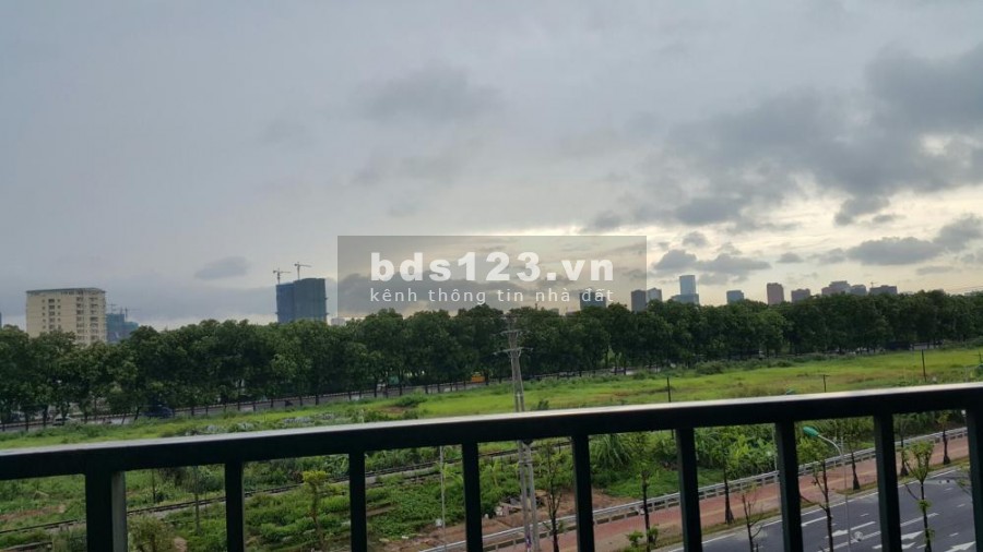 Bán chung cư Resco Cổ Nhuế, Phạm Văn Đồng, dt156,4m2 căn góc 3PN thoáng mát giá 16,5tr/m 0988296228