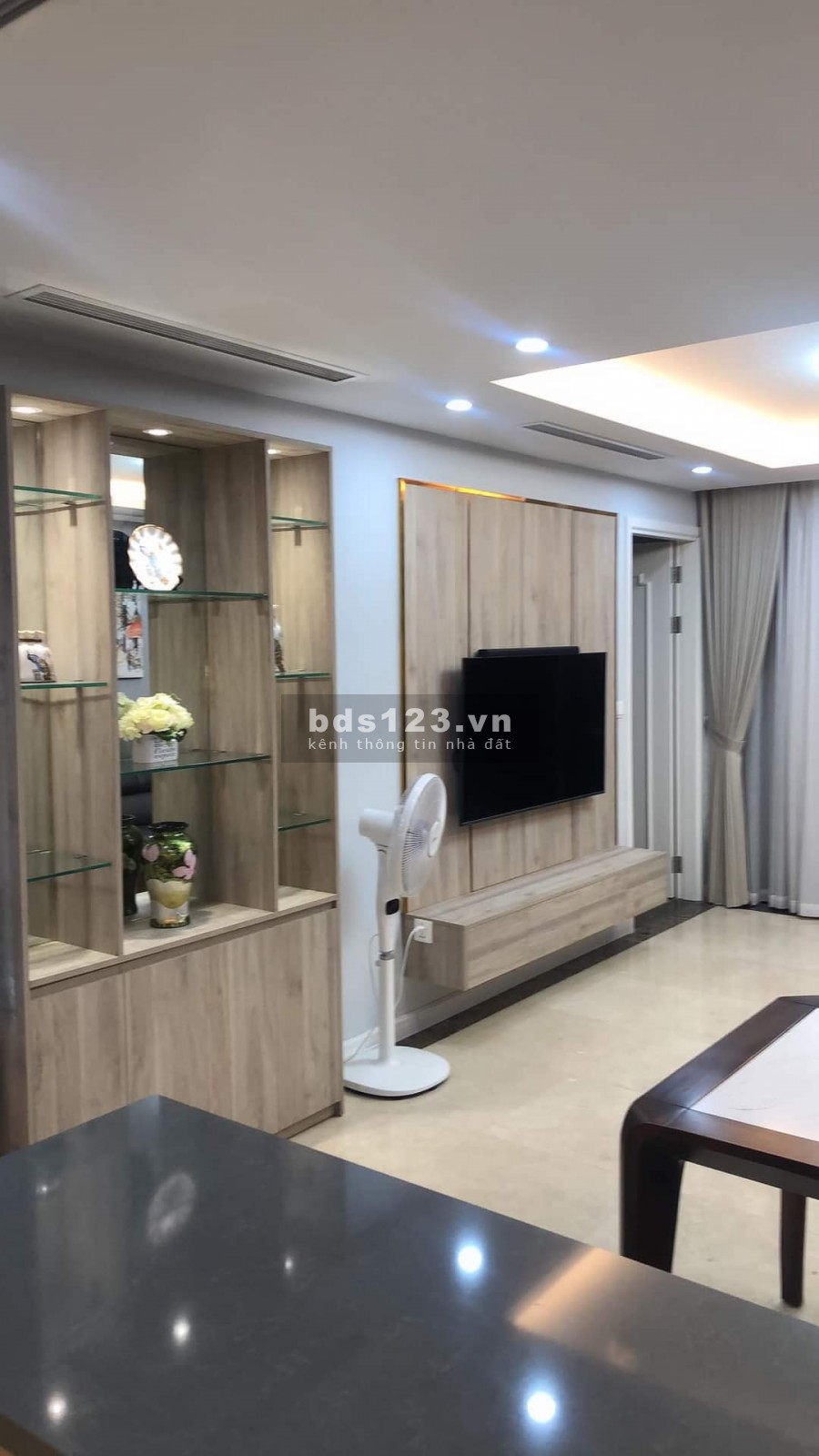 Cần bán căn chung cư cao cấp khu Tây Hồ - tặng toàn bộ nội thất xịn