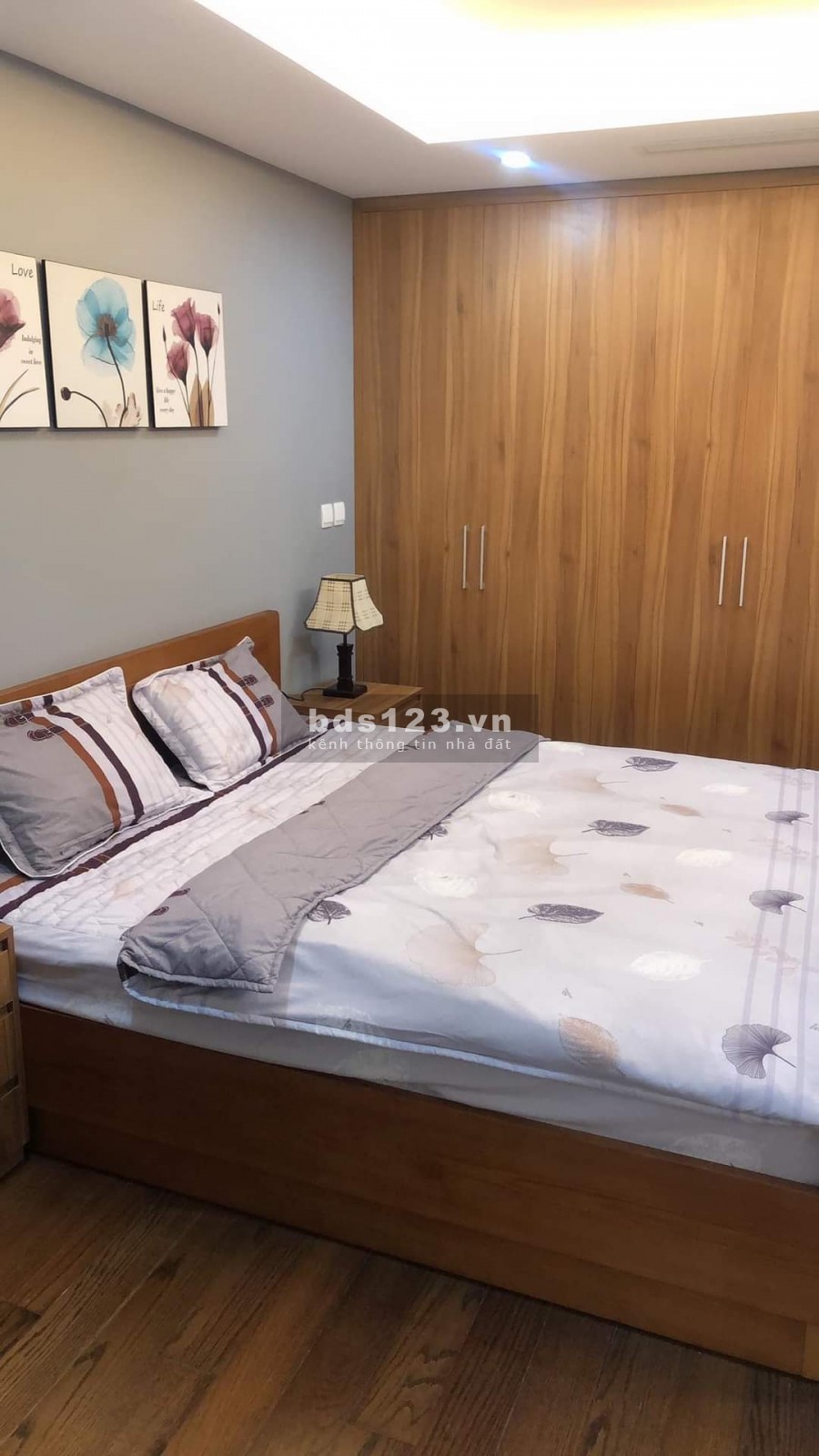 Cần bán căn chung cư cao cấp khu Tây Hồ - tặng toàn bộ nội thất xịn