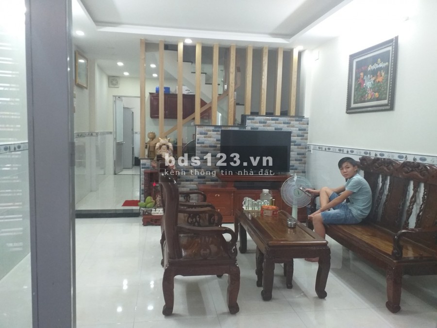 Nhà 3 tỷ nhỉnh hẻm xe hơi vào nhà Tô Ngọc VÂn Thạnh Xuân Quận 12 3PN