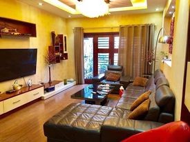 Bán Nhà Mai Anh Tuấn 50m 5 Tầng MT 5m, Ô Tô Đỗ Cổng, Gần Hồ. Giá 5,6 tỷ