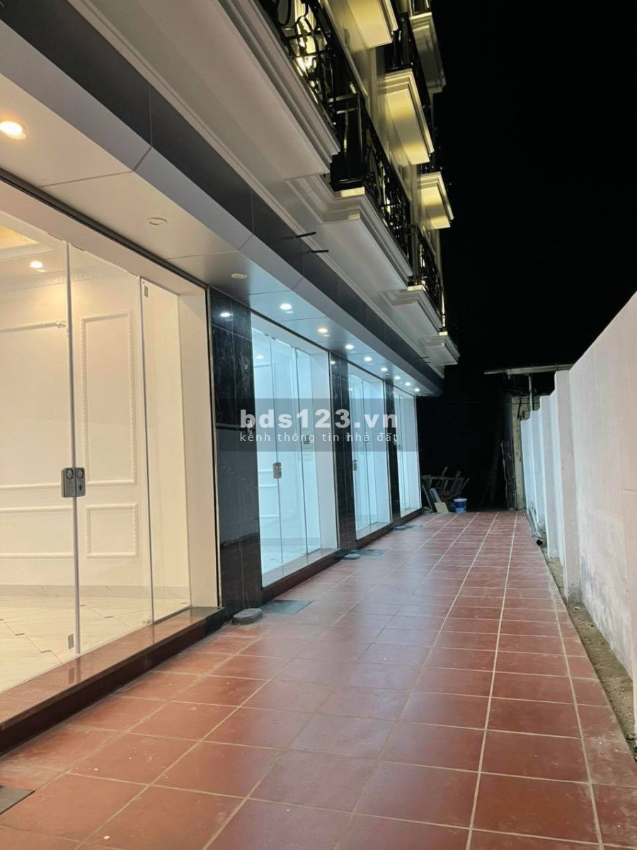 Bán nhà 4 tầng mới tại Trâu Quỳ cách Vin 500m giá 2.3 tỷ. LH 0983253436