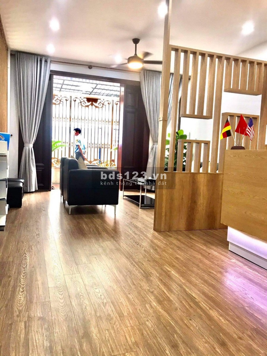 Bán nhà sát mặt tiền Huỳnh Văn Bánh Q. Phú Nhuận 79m2 5 tầng giá chỉ 12.5 tỉ