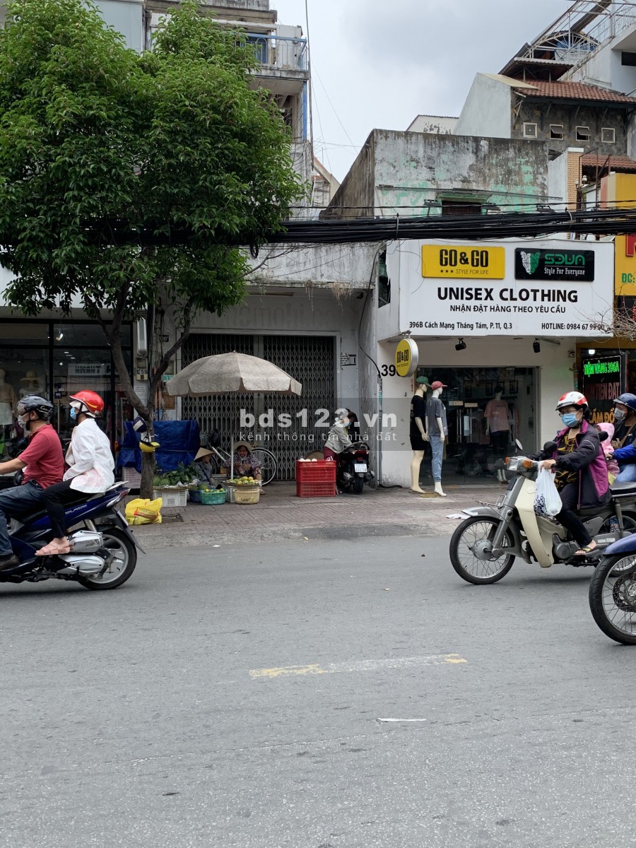 Cần bán nhà phố MT đường CMT8, Q.3, Tp.HCM 200 m2 giá chính chủ - LH 0906673967