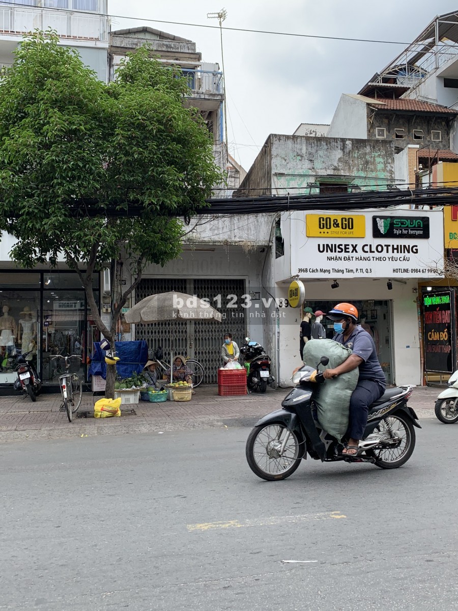 Cần bán nhà phố MT đường CMT8, Q.3, Tp.HCM 200 m2 giá chính chủ - LH 0906673967
